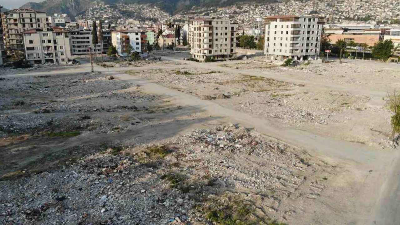 Hatay'da Depremzedeler İçin Kırsal Uydu